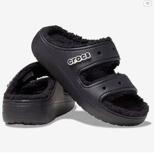Crocs Classic Cozzzy Sandal. Unisex